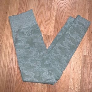 Gymshark Camo Seamless Legging (Sage Green)